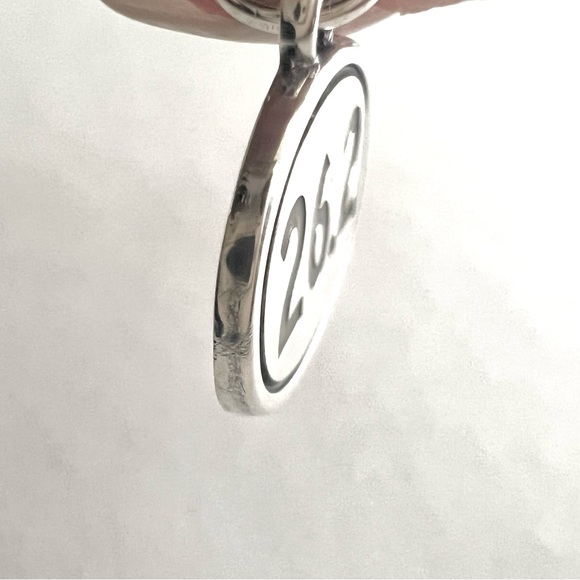 James Avery 26.2 full runner running marathon VERY RARE retired charm or pendant - Picture 3 of 6